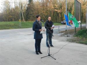 Otvoritev avtobusnega postajališča, pločnika in javne razsvetljave v Stranski vasi 2